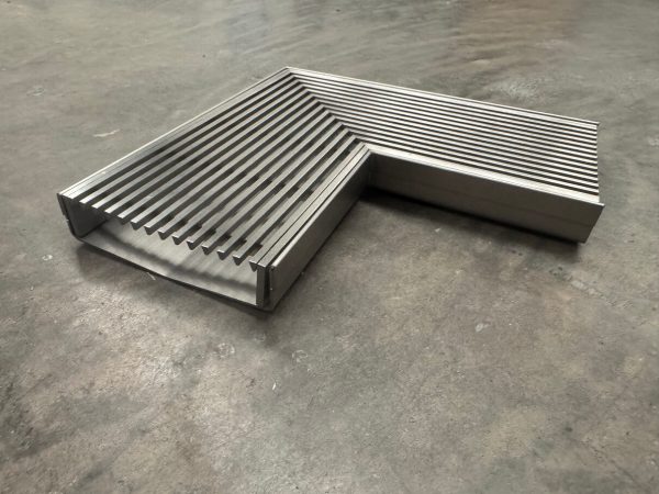 heel guard drain corner 100 mm wide 25 mm deep