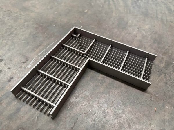 79 mm wide heel guard grate corner